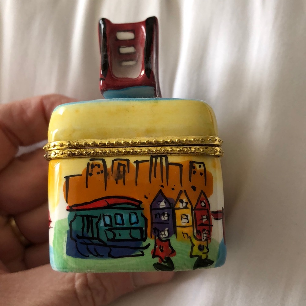 COPY - San Francisco beautifully painted keepsake box - Picture 4 of 5